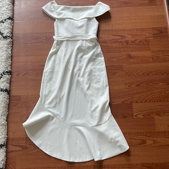 Alice + Olivia Josie Ruffle Wrap Dress - Picture 5 of 9